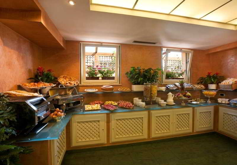 Diana Roof Garden Hotel